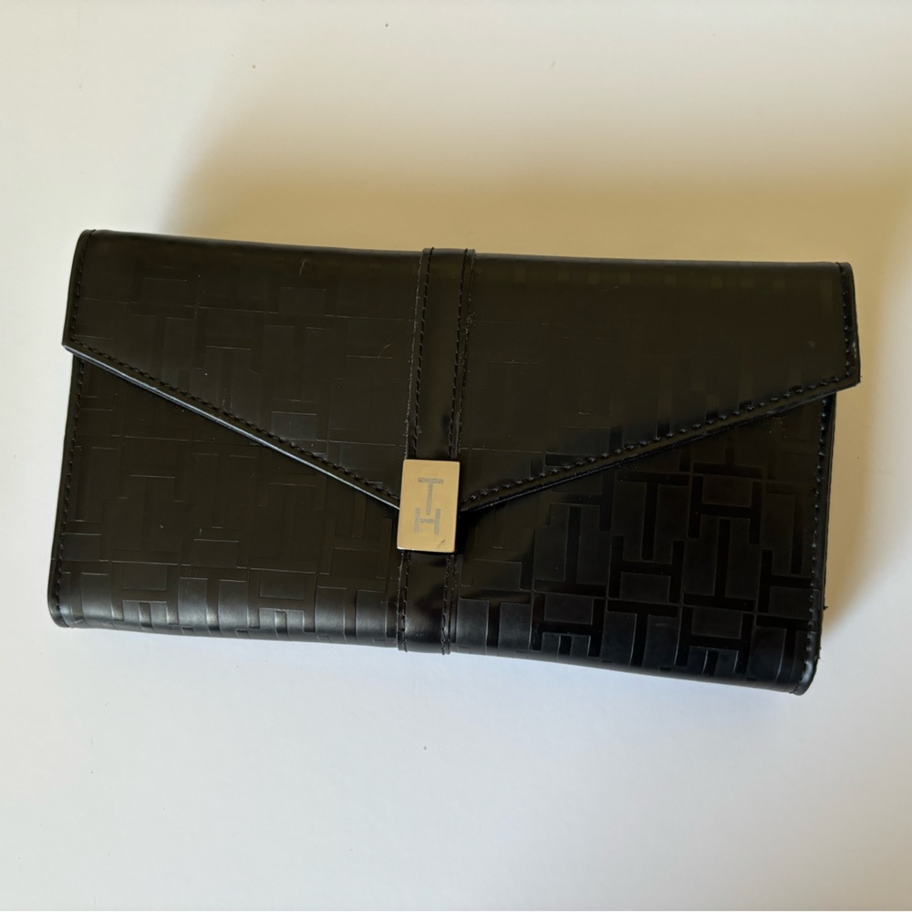Tommy Hilfiger Wallet in Black
